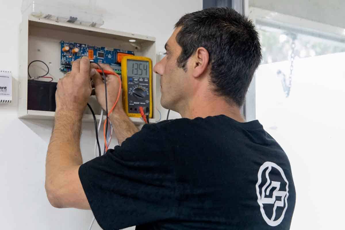 Bpoint technician programming commercial alarm system